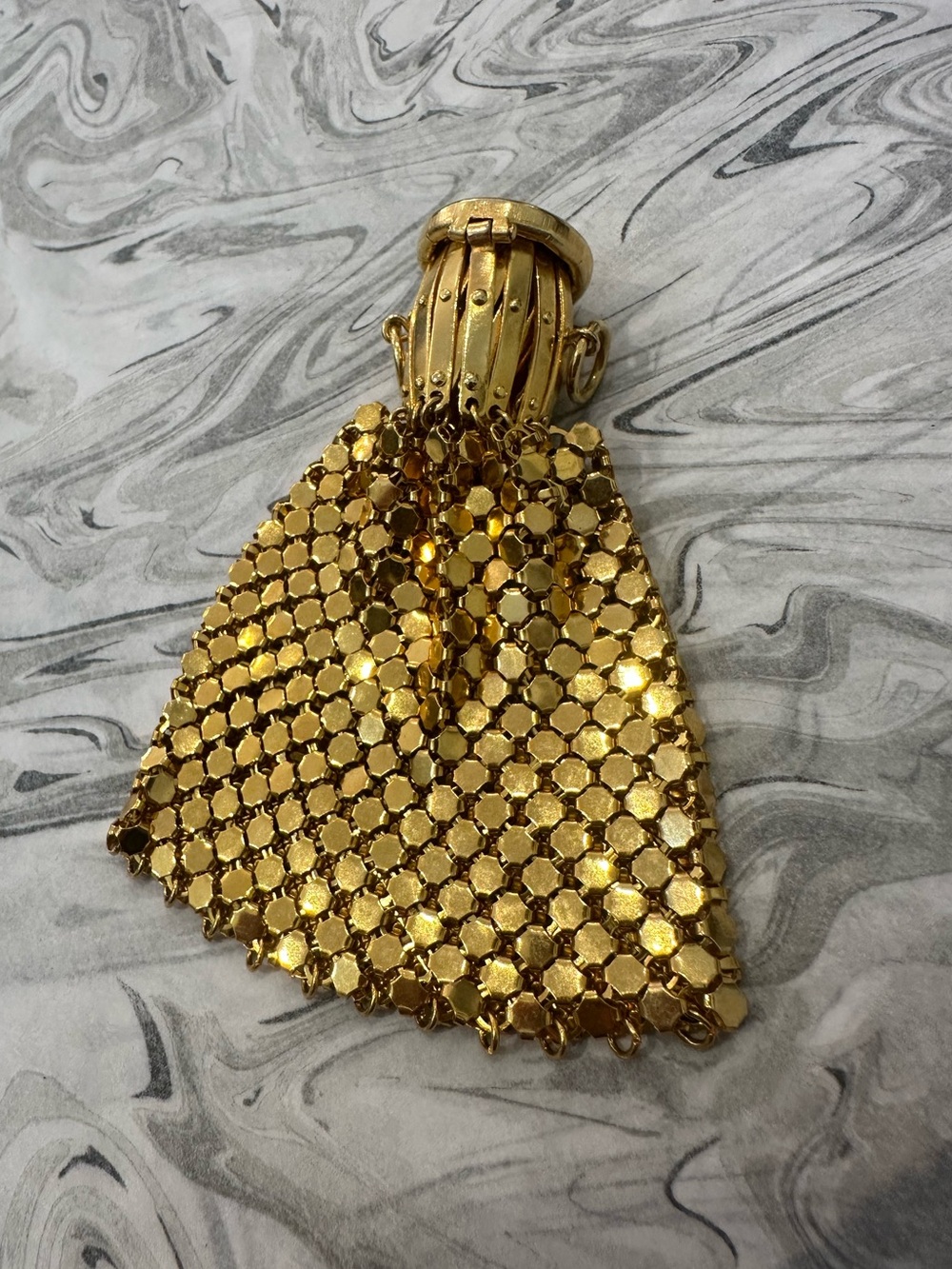 Vintage Gold Metal Mesh Chain Bag & Coin Holder - Picture 5 of 13